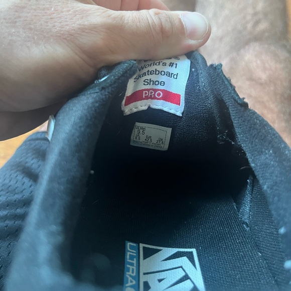 BRAND NEW VANS PRO - Picture 2 of 7